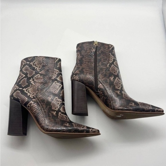JLO Shoes - JLO Dorindah Faux Leather Snakeskin Square Toe Heeled Side Zip Booties Size 8M
